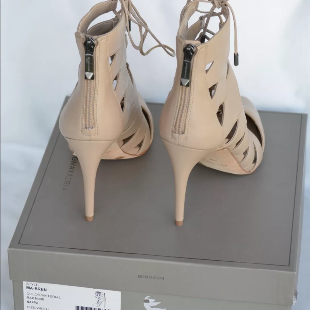NWB BCBG Leather Pump US 10M  Nude Approx 3" Heel - Picture 5 of 7